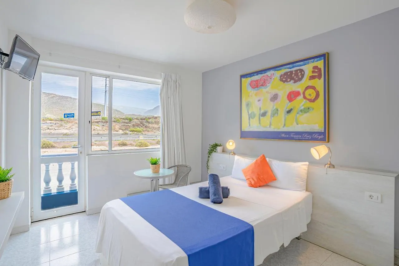 Hostel Neon Tenerife Guaza 0*,  إسبانيا