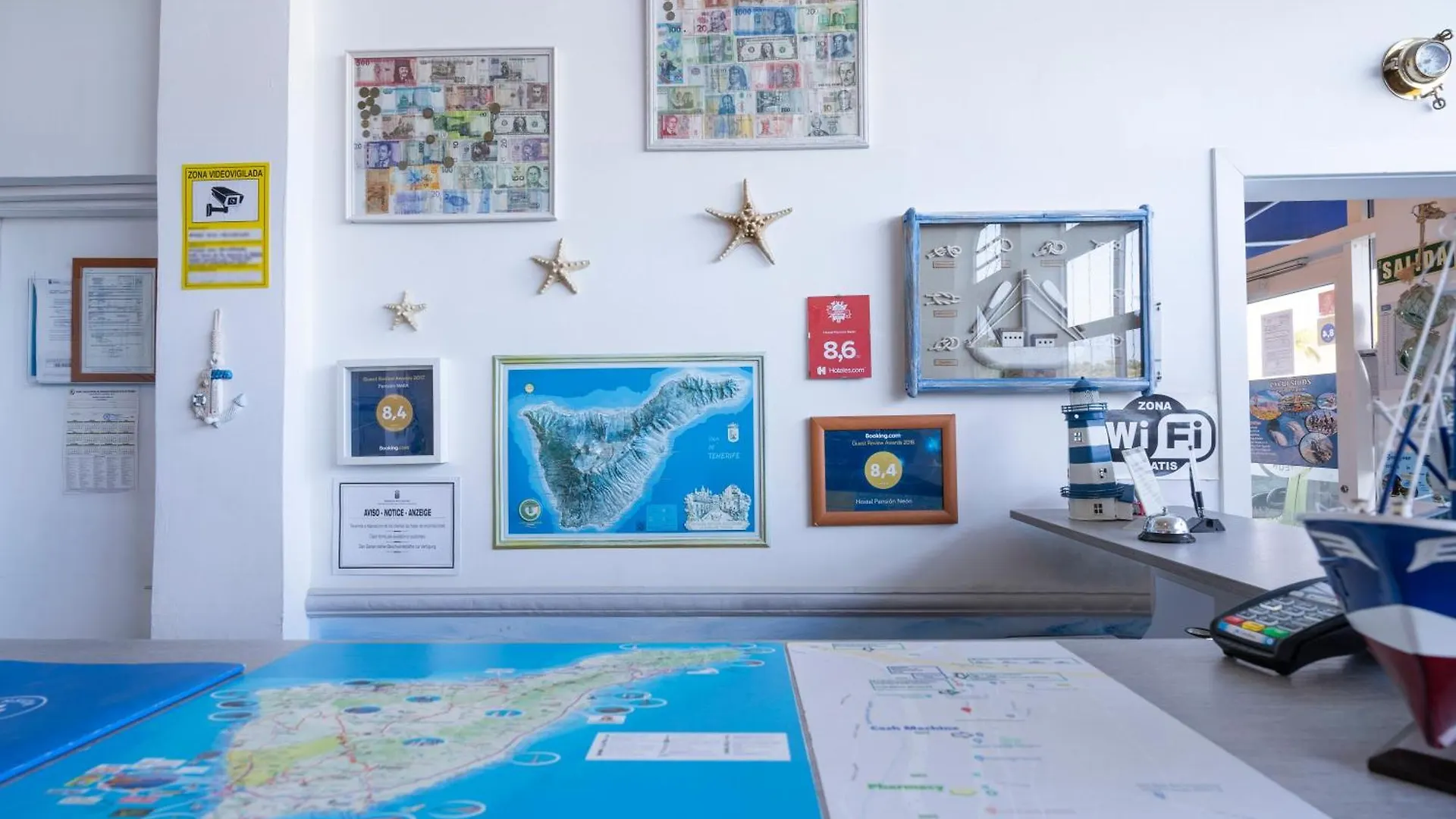 بيت ضيافة Hostel Neon Tenerife Guaza إسبانيا